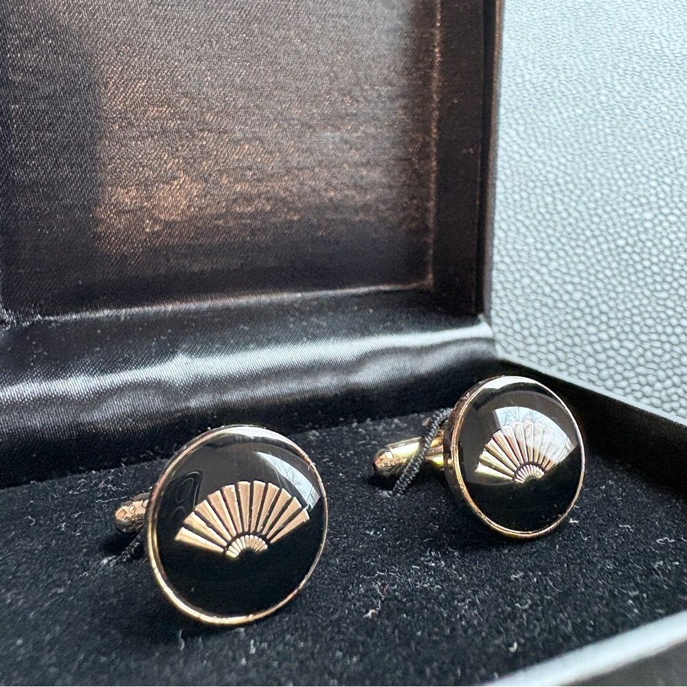 Mandarin Oriental Elegant Black and Gold Cufflinks